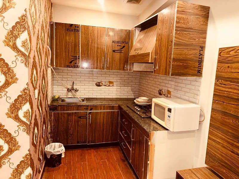 Daily Basis 1 Bedroom HOTEL Apartment Par Day Short Time Bahria Town 4