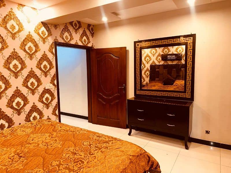 Daily Basis 1 Bedroom HOTEL Apartment Par Day Short Time Bahria Town 2