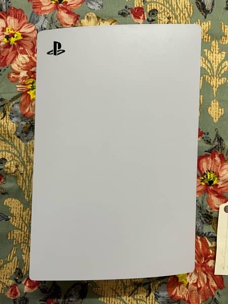 digital edition ps5 UAE 1016B series with box and accessories 3