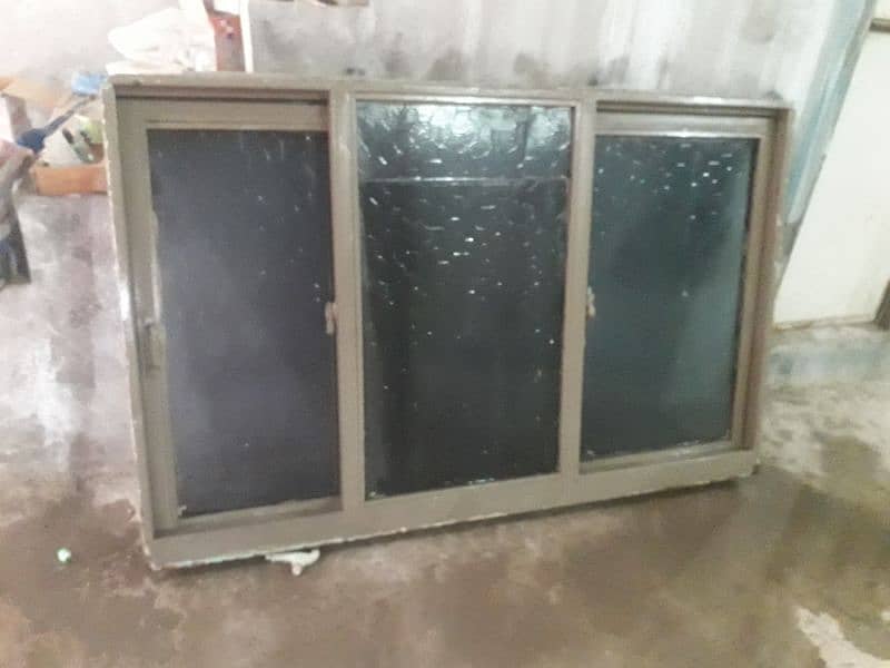 iron sliding window 0