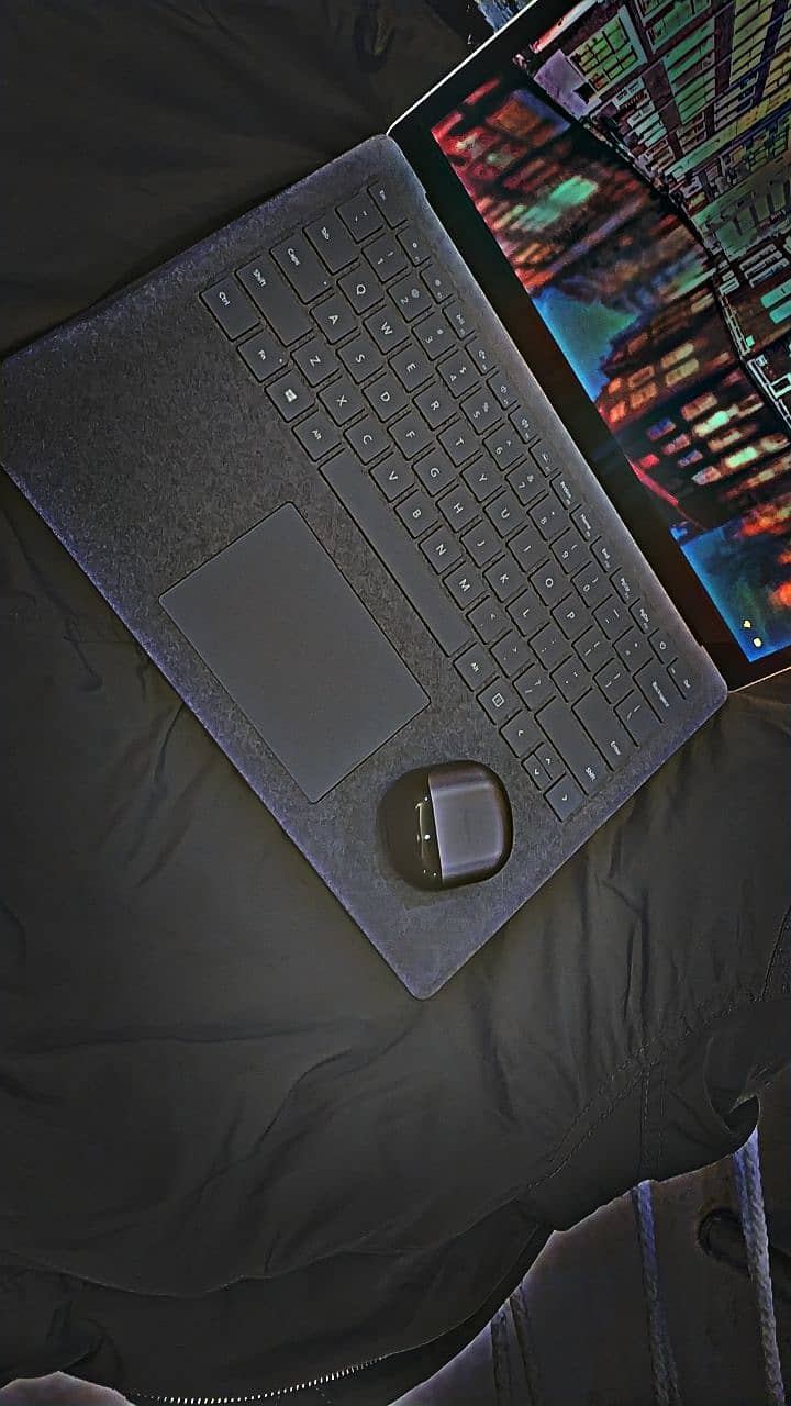 Microsoft Surface Laptop (i5-8th-8-256-13.5”-2K) 2