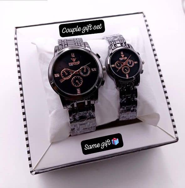 Couple watchs 0