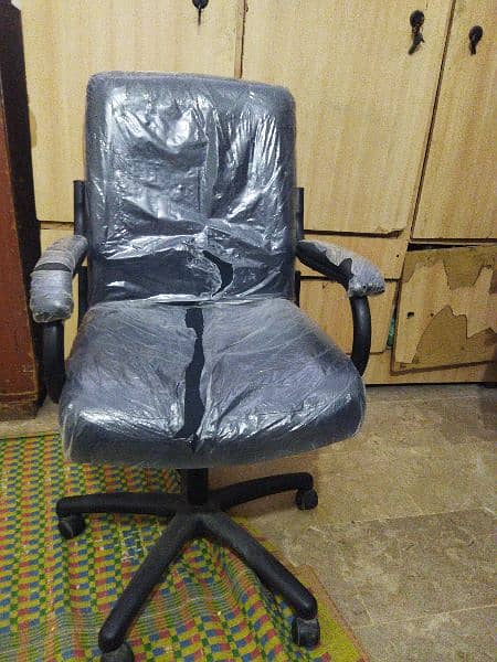 Office Chair Good Condition no more uses 0