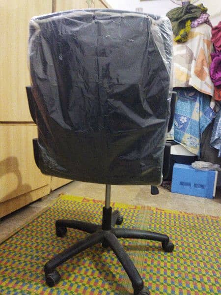 Office Chair Good Condition no more uses 4