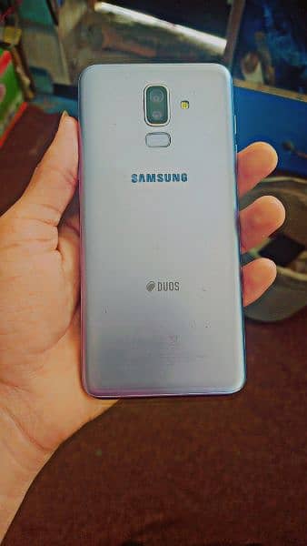 Samsung Galaxy j8 4