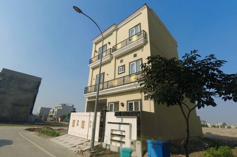 A Prime Location House Of 5 Marla In Lahore 4