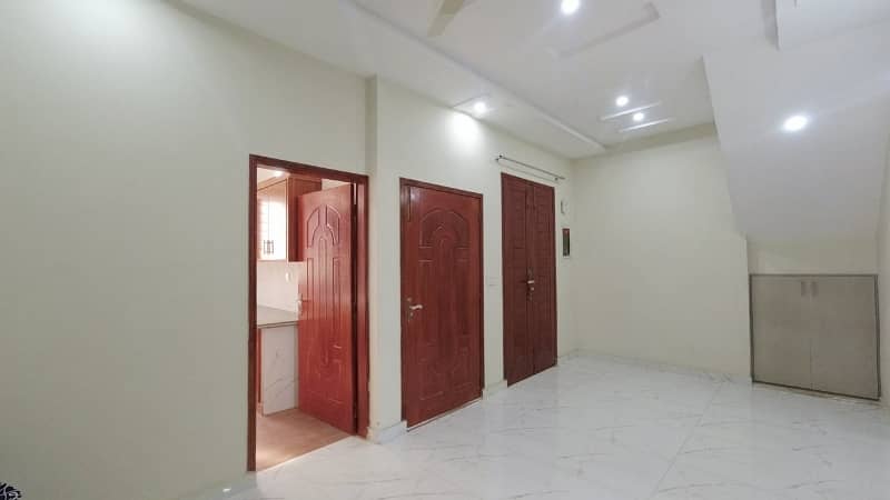 A Prime Location House Of 5 Marla In Lahore 7