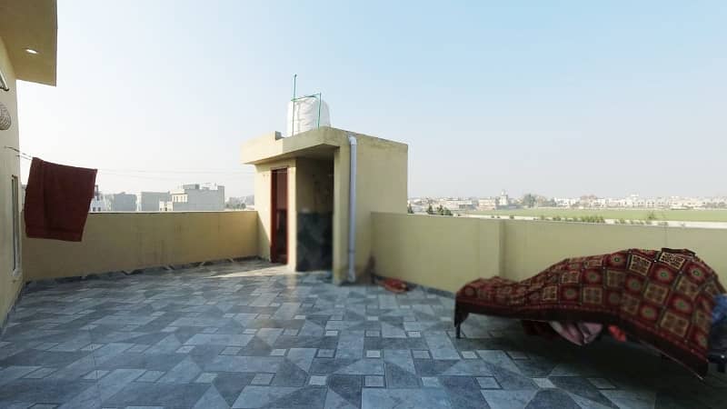 A Prime Location House Of 5 Marla In Lahore 14