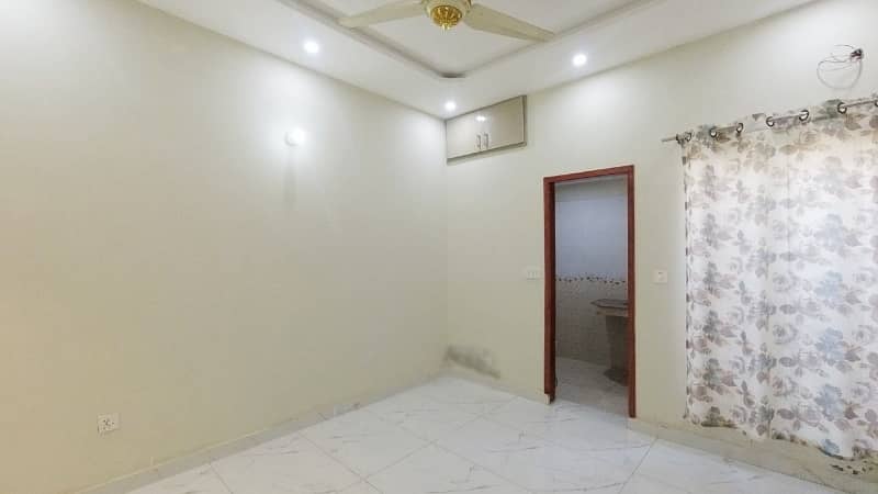 A Prime Location House Of 5 Marla In Lahore 38