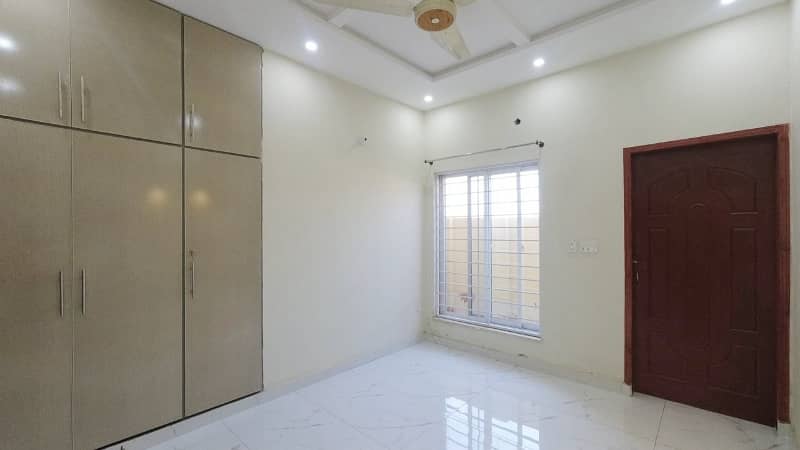 A Prime Location House Of 5 Marla In Lahore 39