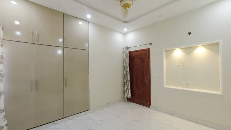 A Prime Location House Of 5 Marla In Lahore 41