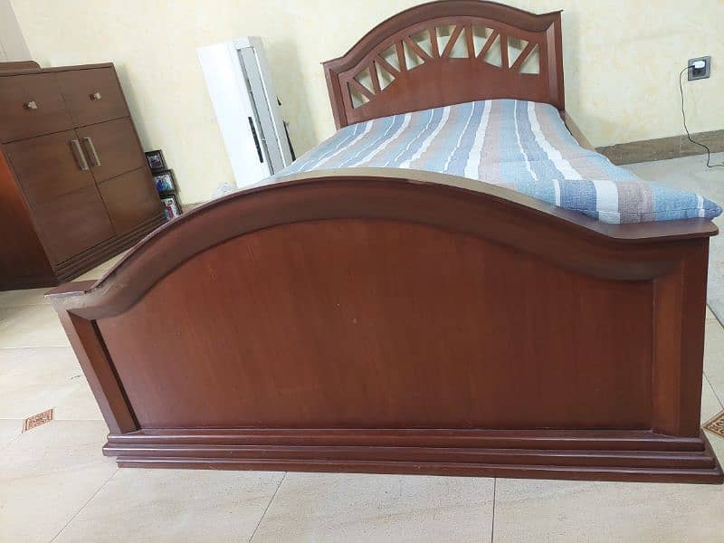 Heavy wood single bed 3