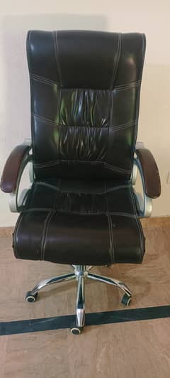 VIP Office Revolving Chair