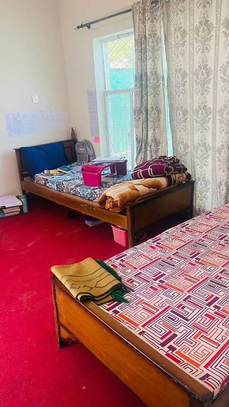 Girls Hostel Rooms Available for rent 0