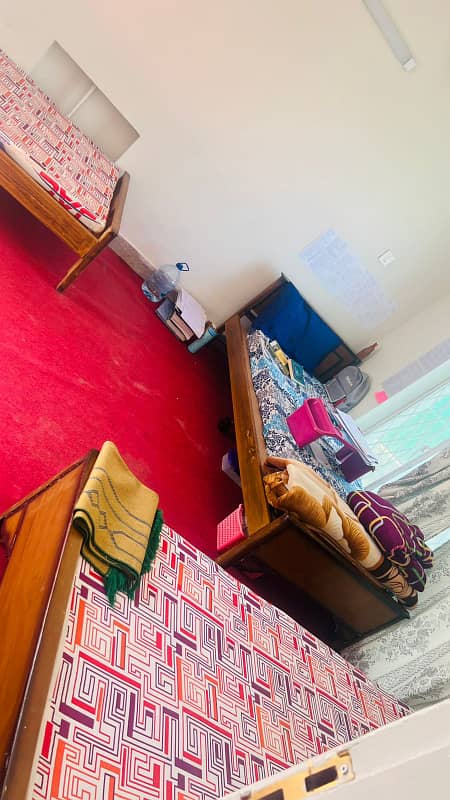 Girls Hostel Rooms Available for rent 1