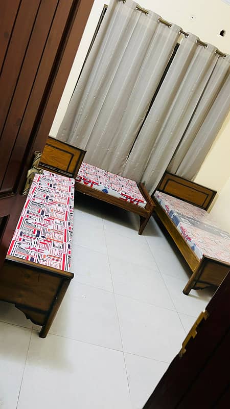 Girls Hostel Rooms Available for rent 7