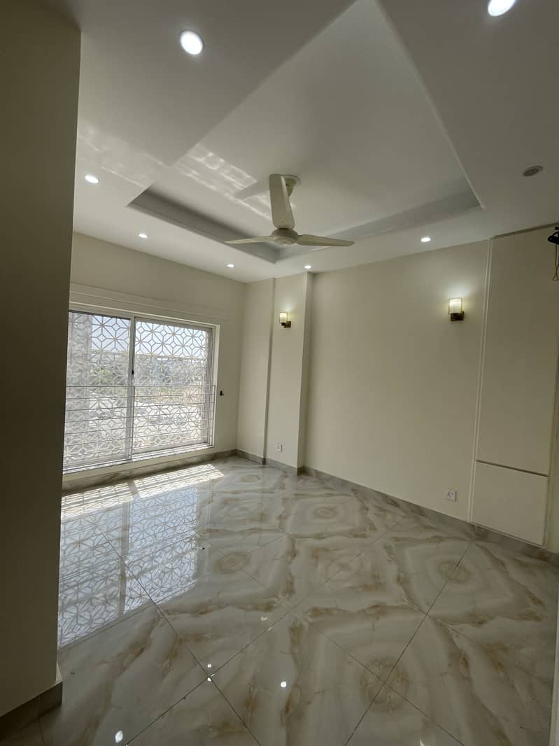 Brand new lavish 2 bed flate for rent available in c junction 6