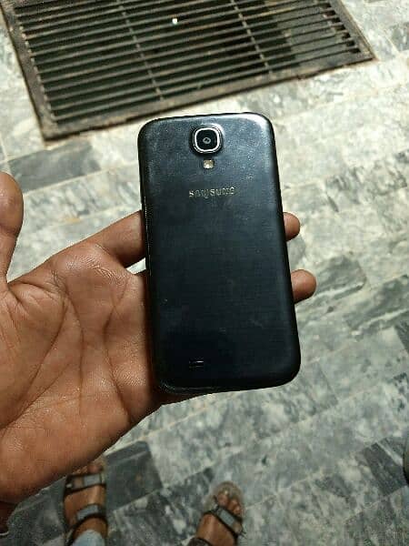 samsung s4 16gb all genuine pta prooved amoled display no any fault 0