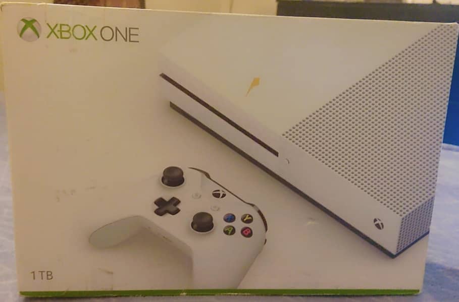 Xbox One 1Tb Console with 02 Controllers & FC 24 Game 5