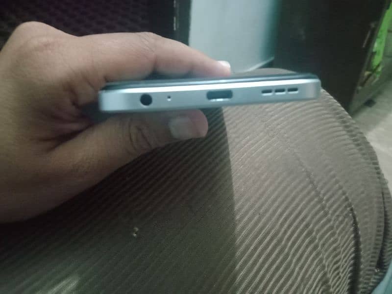 Infinix hot 30 play 6 months used one hand used 2