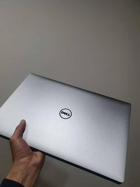 Dell precision 5510 laptop 1