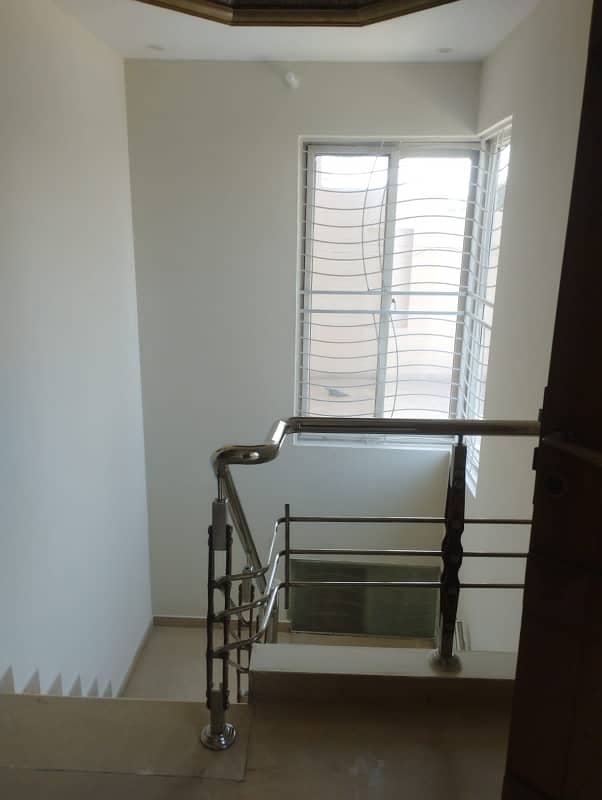 1 Kanal Upper Portion In Valencia Town 11