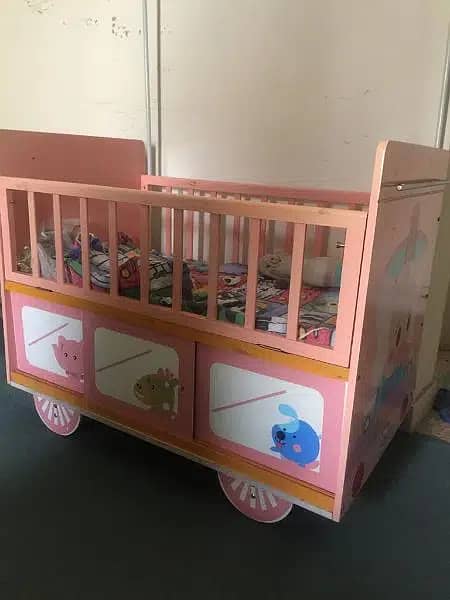 Kids/Baby cot in good condition (baby girl) 0