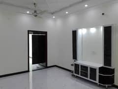 1 Kanal House Available In Wapda Town Phase 1 For sale