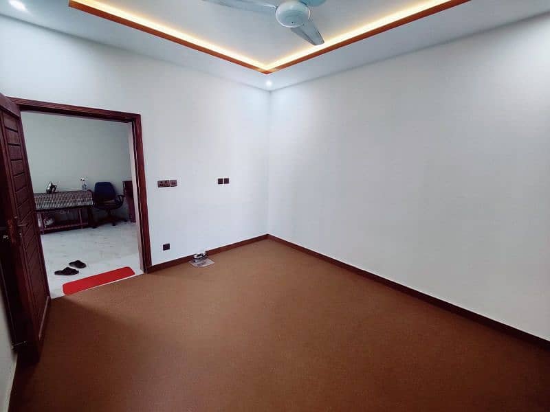 Bedroom apartment for rent. share base per head 7k 7