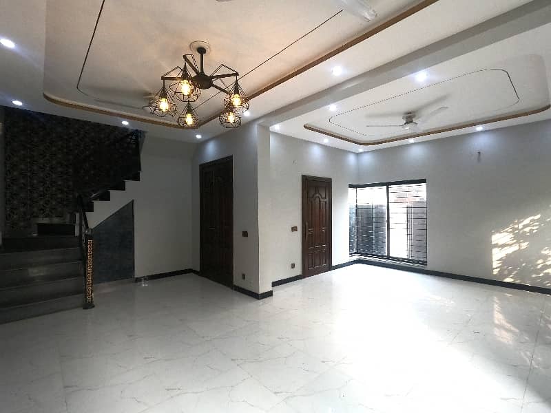 CONER AND FAING PARK House Is Available For Sale In Park View City Topaz Block Lahore 3