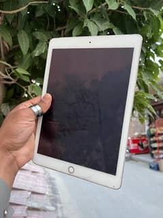 iPad iPhone tablet