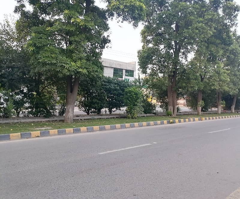 Get In Touch Now To Rent 1 Kanal Commercial Plot In Faisal Town, Lahore 6