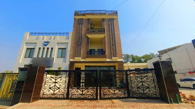 You Can Find A Gorgeous Main Double Road Building For Sale In LDA Avenue 0