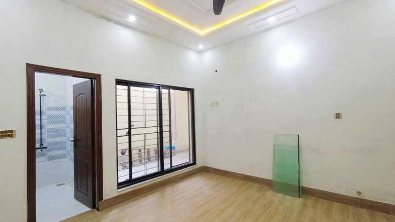 Ideal Main Double Road Office Is Available For Rent In LDA Avenue 3