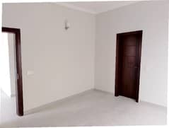 Semi Commercia Single Storey House 400 Square Yards For Rent In Gulshan-E-Iqbal - Block 6
