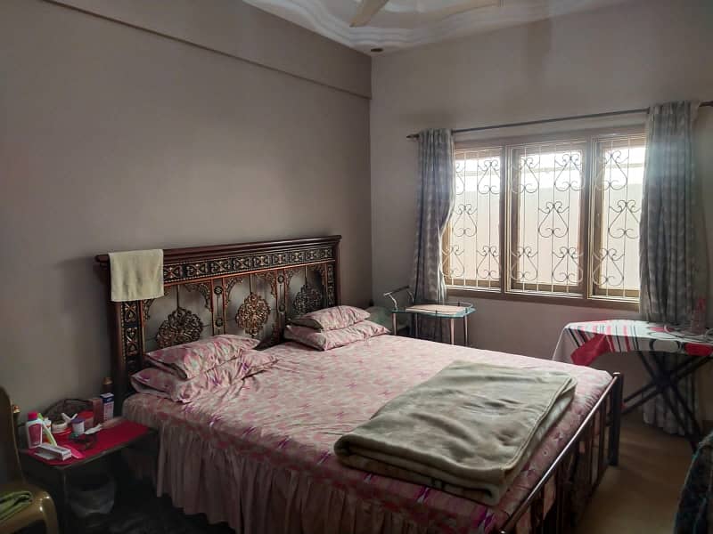 West Open House 400 Square Yards In Gulshan-e-Iqbal - Block 5 5