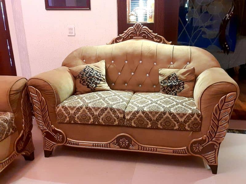 3+2+1 SOFA SET IN NEW CONDITION 5