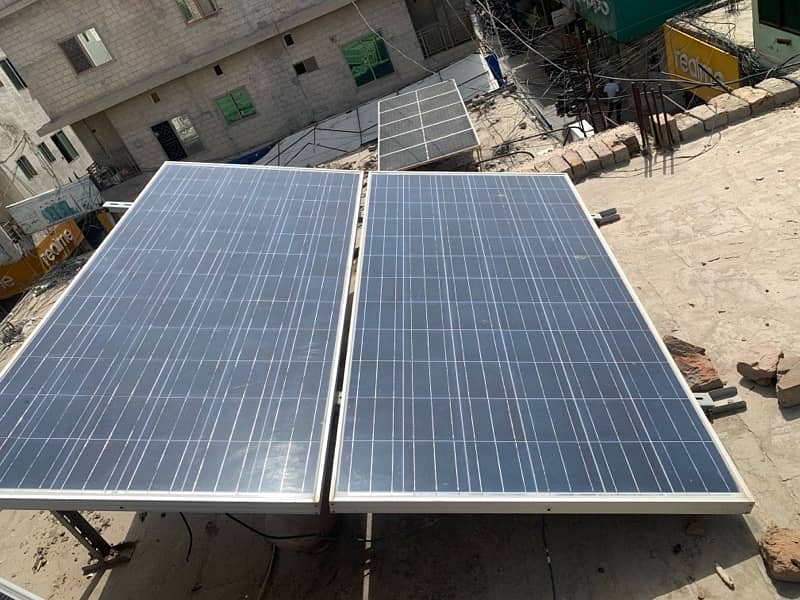 2 solar panel for sale without stand 9000*2=18000 2