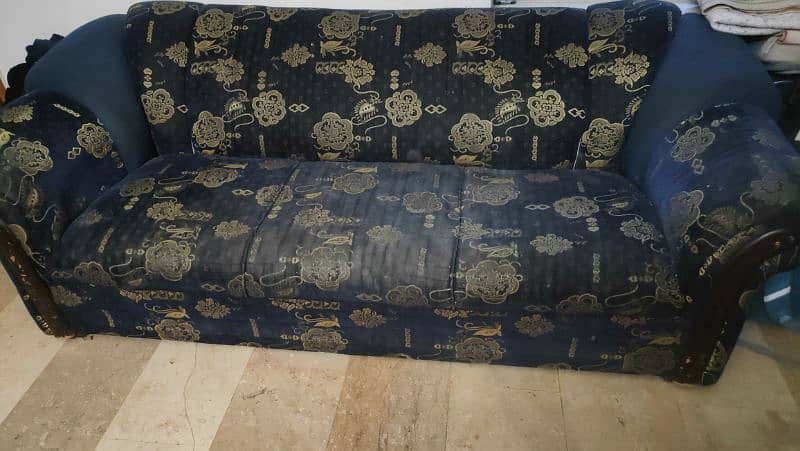 5 Seater very solid sofa in throwaway price 1