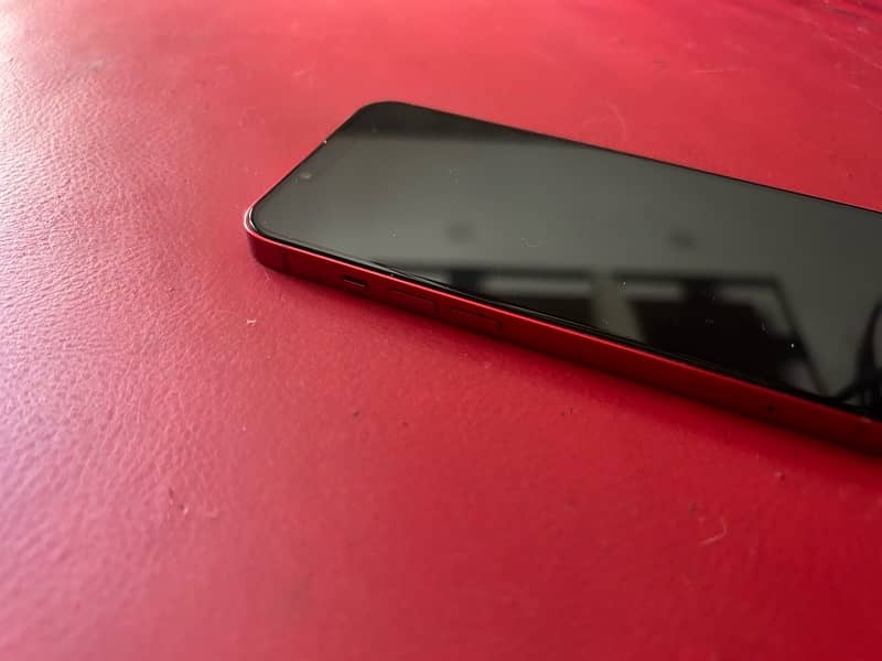 Apple iPhone 13 - red - 256 GB 9