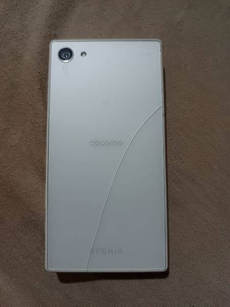 Sony Xperia Z5 Compact -32GB White -Mint Condition - Non PTA 1