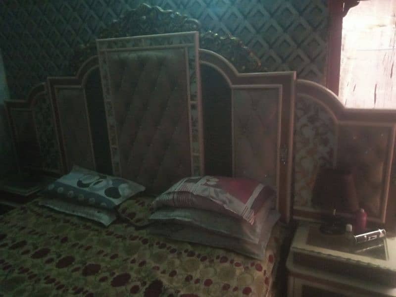 double bed with side table and singhar 1