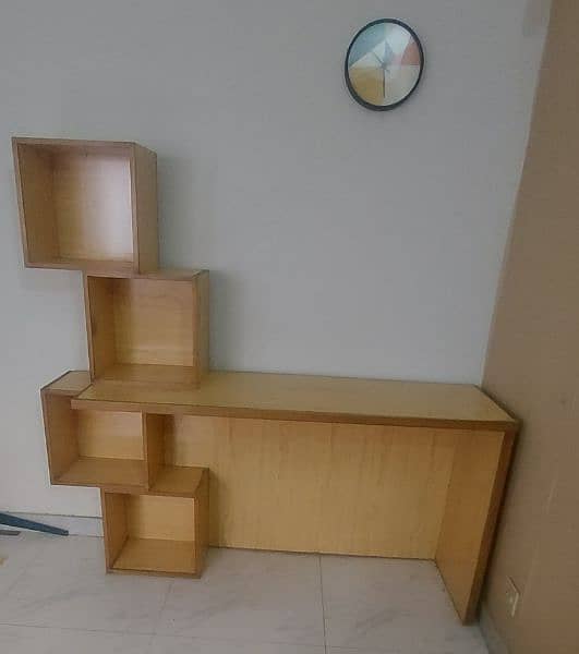 Shelf/Bookcase 1