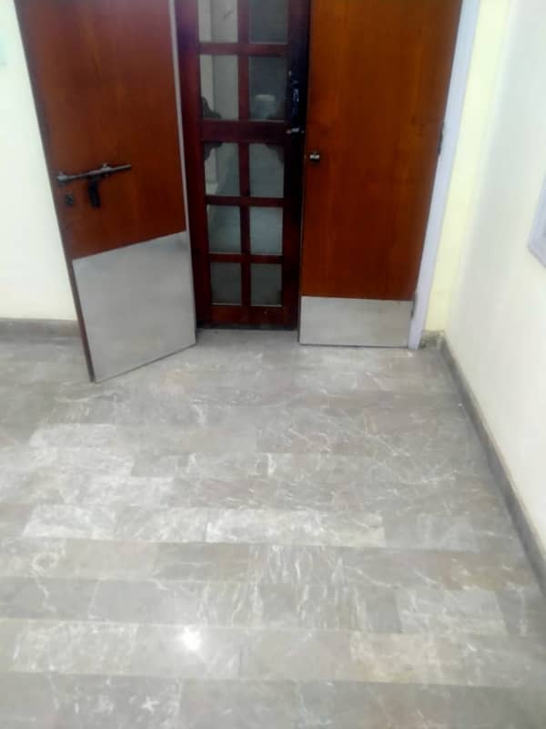 Lower Portion Is Available In Gulshan-E-Iqbal - Block 1 For Rent 10