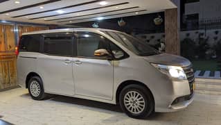 Toyota Noah Hybrid  2014/20