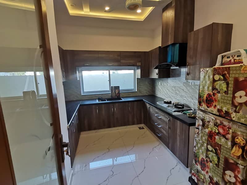 10 Marla Luxury House Brand New For Sale 8