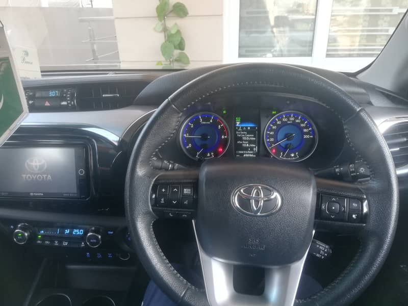 Toyota Hilux Revo V Automatic 2.8 Rocco Converted Model 2021 9