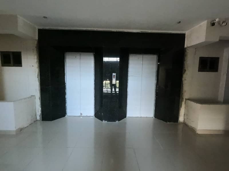Good Corner 2450 Square Feet Flat For Sale In Cantt View Lodges 24