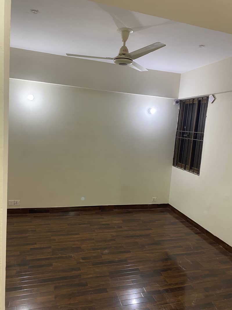 2 Bed Dd Ready To Move Apartment At Prime Location Of Jinnah Avenue 14