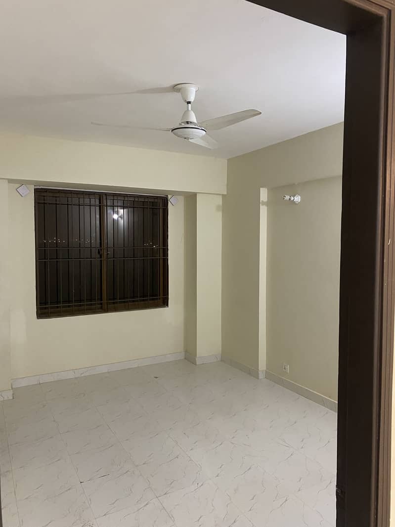 2 Bed Dd Ready To Move Apartment At Prime Location Of Jinnah Avenue 15